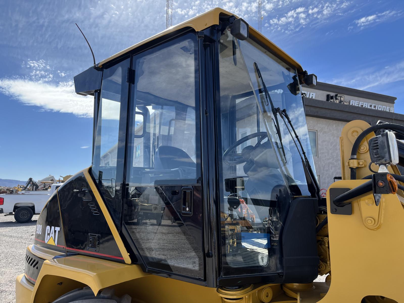 ./imagenes/INVOICE/2019/15623/CARGADOR FRONTAL CATERPILLAR 908 (11).JPG